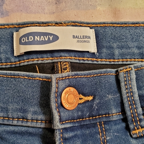 Old Navy Jeans - Picture 2 of 4